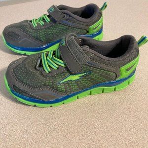 NWOT Avia Sneakers  Boy’s size: 11